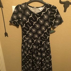 ALL LULAROE BOGO 50% OFF* EUC Lularoe Amelia Small